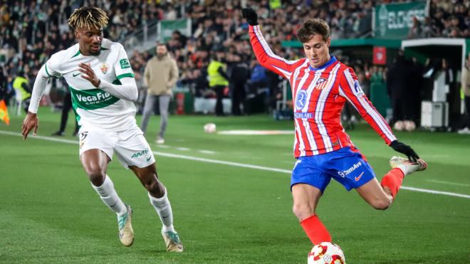 Pablo Barrios en el partido contra el Elche (Cordon Press)