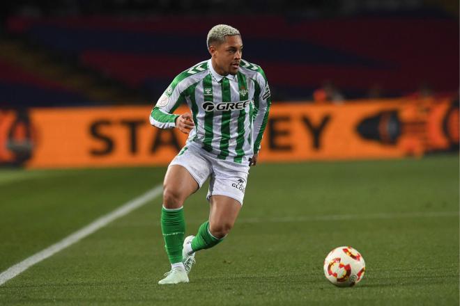 Vitor Roque, ante el FC Barcelona (Foto: Cordonpress)