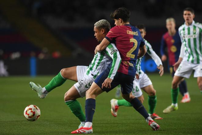 Vitor Roque, ante el FC Barcelona (Foto: Cordonpress)