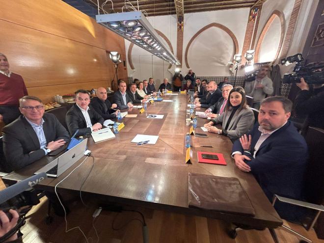 Rafael Louzán en Valencia, cumbre por la DANA