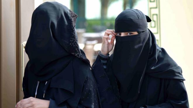 'Abaya', vestimenta de las mujeres en Arabia Saudí (Foto: Cordon Press)