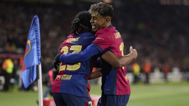 Jules Koundé y Lamine Yamal en un encuentro de Copa del Rey (Foto: Europa Press)