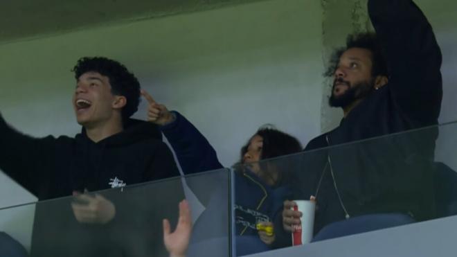 Marcelo, junto a sus hijos, en el Santiago Bernabéu (Fuente: TVE)