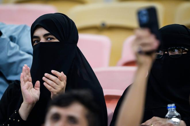 Mujeres árabes en un recinto deportivo (Foto: Cordon Press)