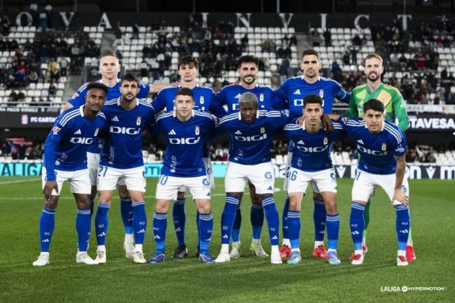 Once titular del Real Oviedo ante el Cartagena (FOTO: LALIGA).