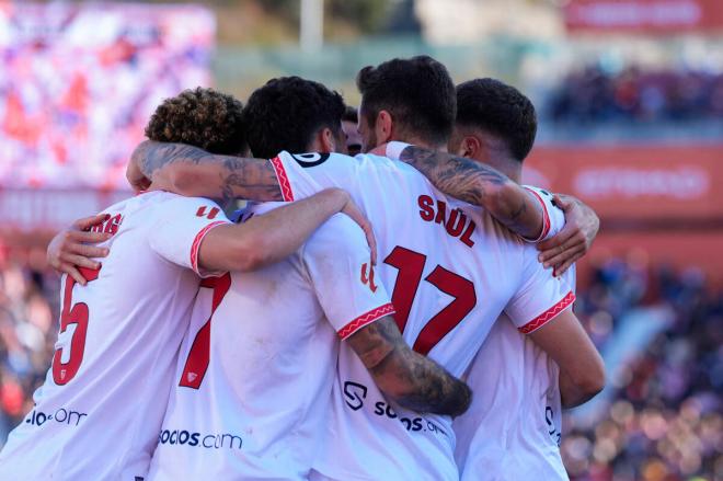 Saúl Ñíguez celebra su gol en el Girona-Sevilla (Foto: EFE).