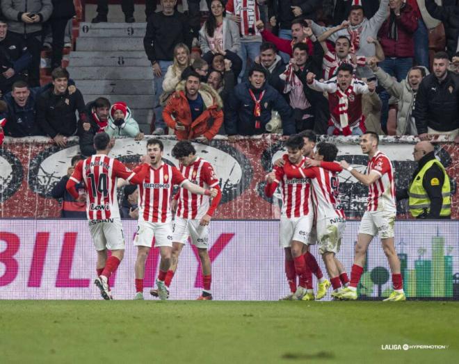 Guille Rosas celebra su gol en el Sporting-Elche (Foto: LALIGA).