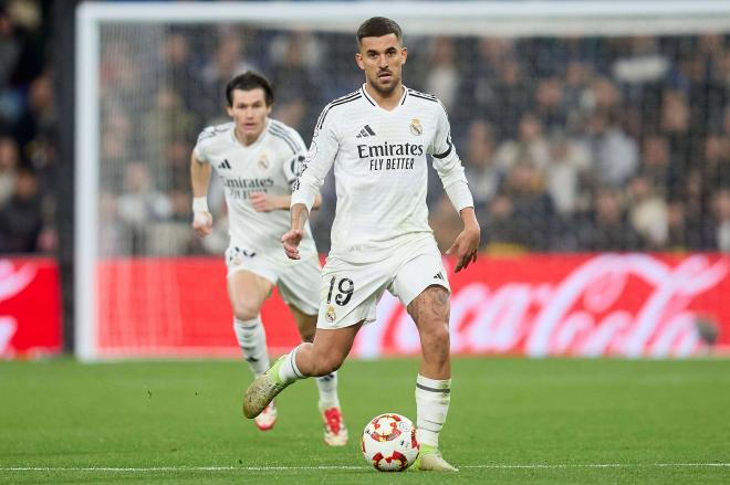 Dani Ceballos con la pelota en los pies (foto: Cordón Press).