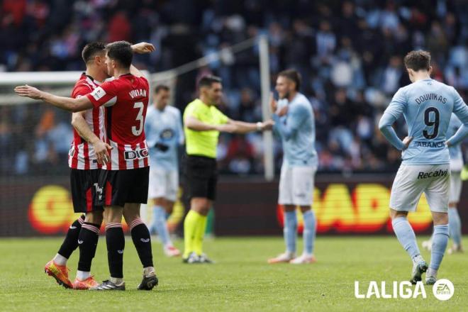 Óscar Mingueza discute con Ortiz Arias (Foto: LALIGA).