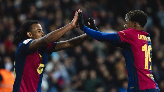 Lamine Yamal y Jules Koundé en un partido con el Barça (Cordon Press)