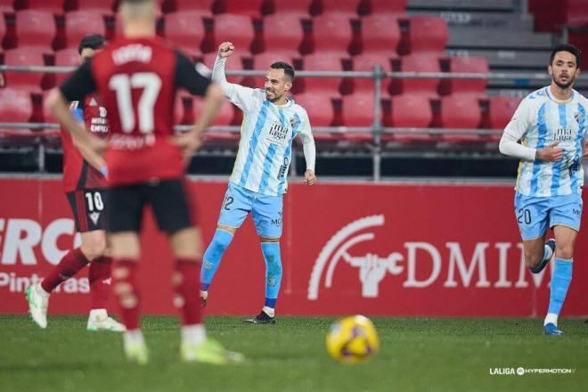 Manu Molina celebra su gol al Mirandés. (Foto: LALIGA)