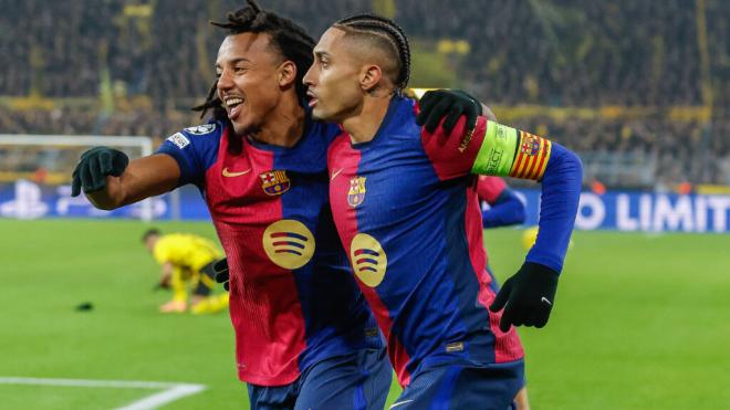 Raphinha y Koundé celebrando un gol en Champions (Cordon Press)