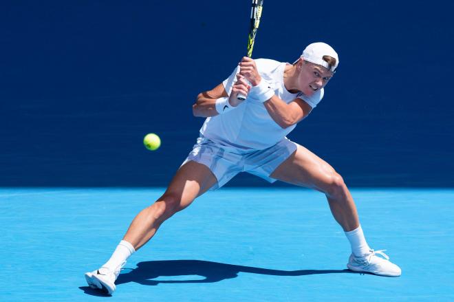 Jannik Sinner, en su duelo ante Holger Rune en Australia (Foto: Cordon Press).