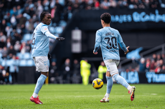 Ilaix Moriba celebra con Bamba el gol del costamrfileño (Foto: RC Celta).