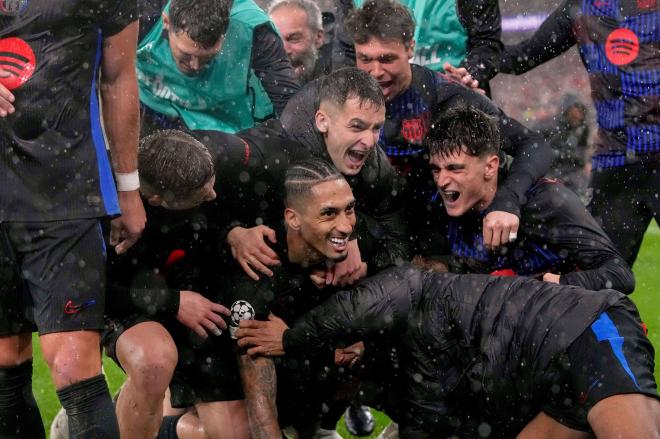 Celebración del gol de Raphinha, momentos antes de la tangana (Foto: CordonPress).