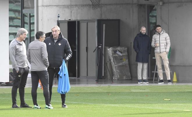 Joaquín Sánchez y Manu Fajardo en un entrenamiento del Betis (Foto: Kiko Hurtado).