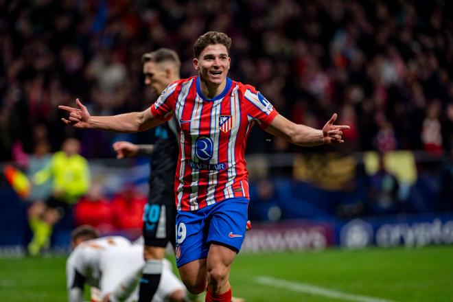 Julián Álvarez celebrando su gol contra el Bayer Leverkusen (Cordon Press)