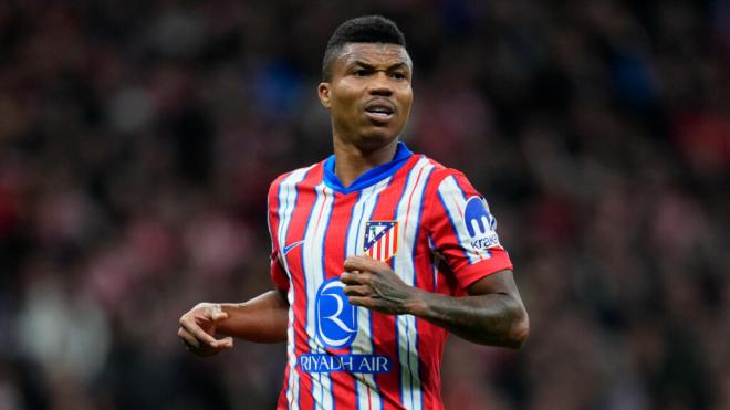 Reinildo Mandava durante el partido ante el Bayer Leverkusen (Fuente: Cordon Press)