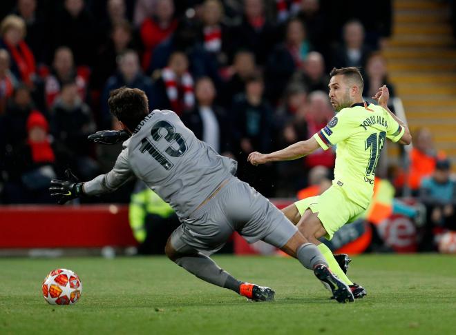 Jordi Alba en Anfield (Cordon Press)