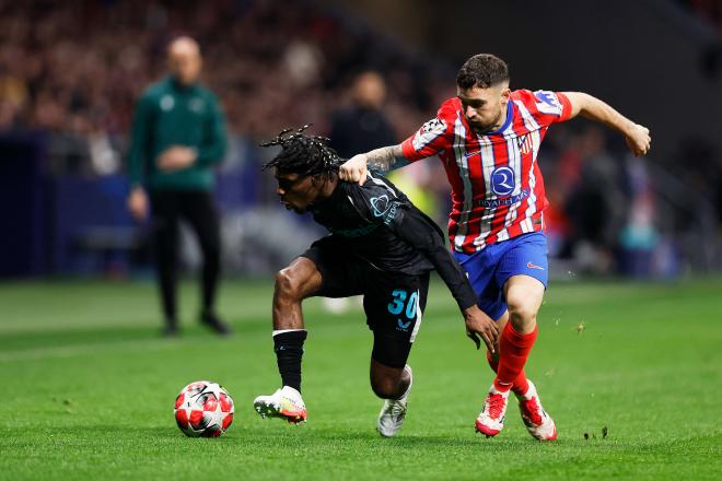 Javi Galán, frente al Bayer Leverkusen (Cordon Press)