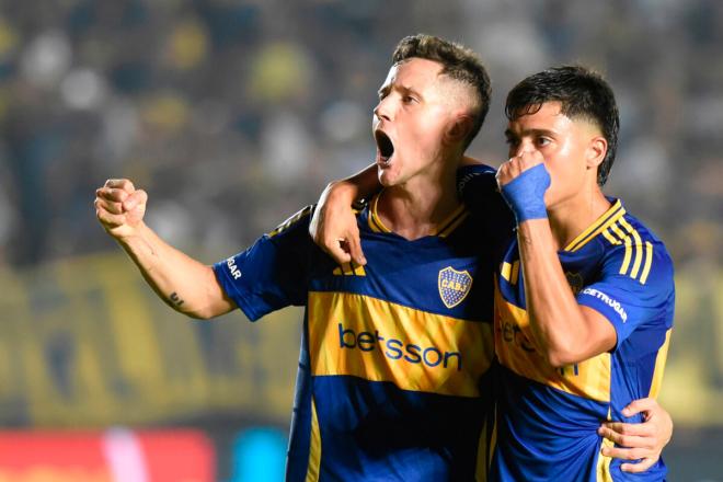 Ander Herrera celebra un gol de Boca Juniors en su debut (Foto: EFE).