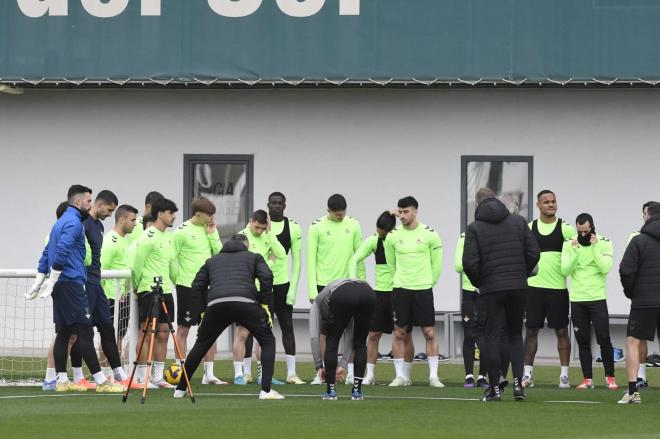 Imagen de un entrenamiento del Real Betis (foto: Kiko Hurtado).