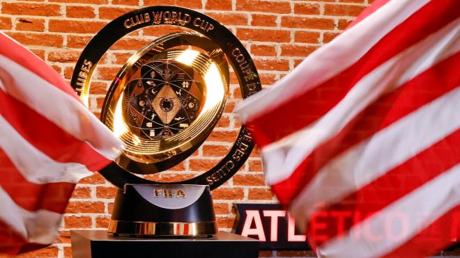 El trofeo del Mundial de Clubes, en el Metropolitano ('X'@Atleti)