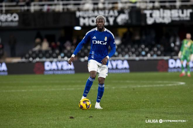 Kwasi Sibo, con el Real Oviedo (Foto: LALIGA).