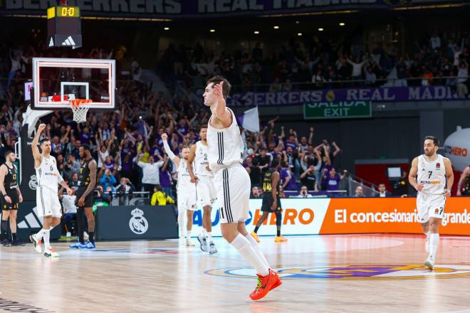 Hezonja celebrando el triple en el último segundo (Fuente: Cordon Press)