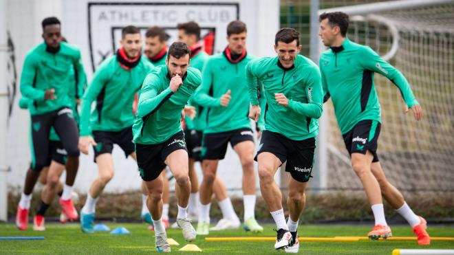 La plantilla de Ernesto Valverde se esfuerza entrenando en Lezama; el jueves a Bilbao llega el Viktoria Plzen checo (Foto: Athletic Club).