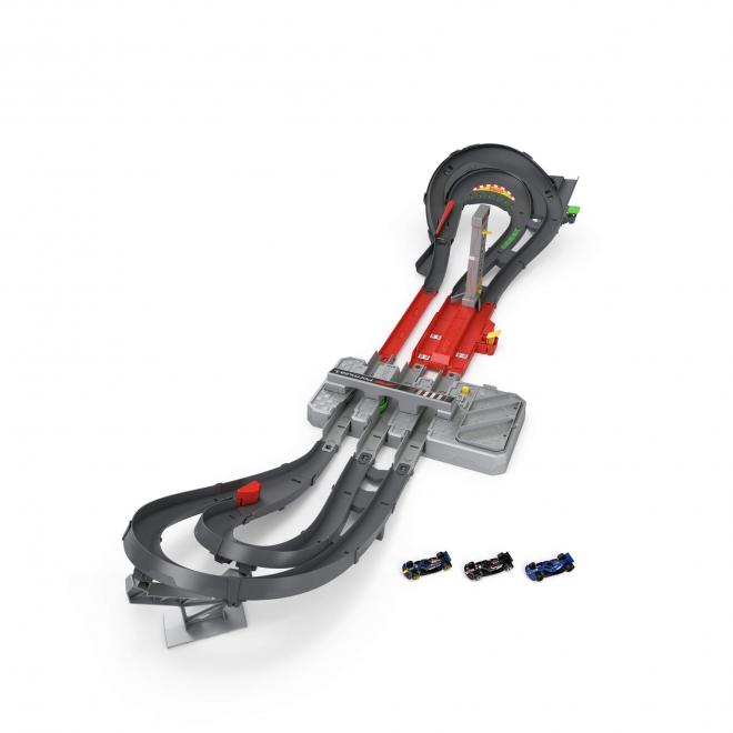 Circuito de Hot Wheels con coches de Fórmula Uno.