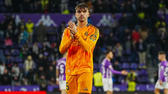 Raúl Asencio jugando contra el Valladolid (Cordon Press)