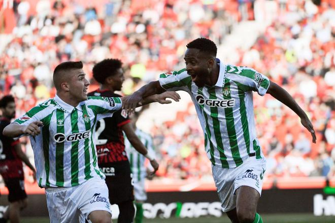 Bakambu celebra su gol al Mallorca (Foto: Cordon Press)