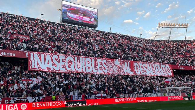 Tifo de Biris Norte en el Sevilla-Espanyol (Foto: Kiko Hurtado).
