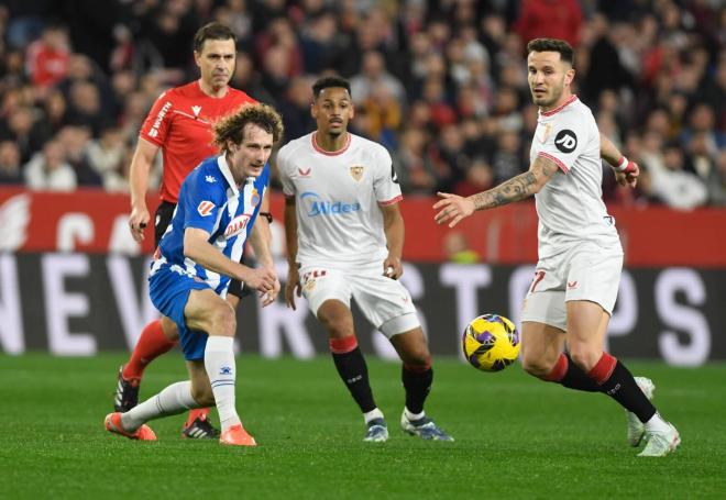 Saúl Ñíguez, Sow y Kral, en el Sevilla-Espanyol (Foto: Kiko Hurtado).