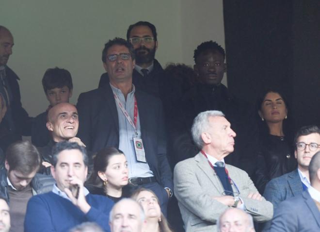 Akor Adams, presenciando en el palco el Sevilla-Espanyol (Foto: Kiko Hurtado).