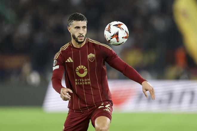 Mario Hermoso, en un partido de la Roma (Foto: Cordon Press).