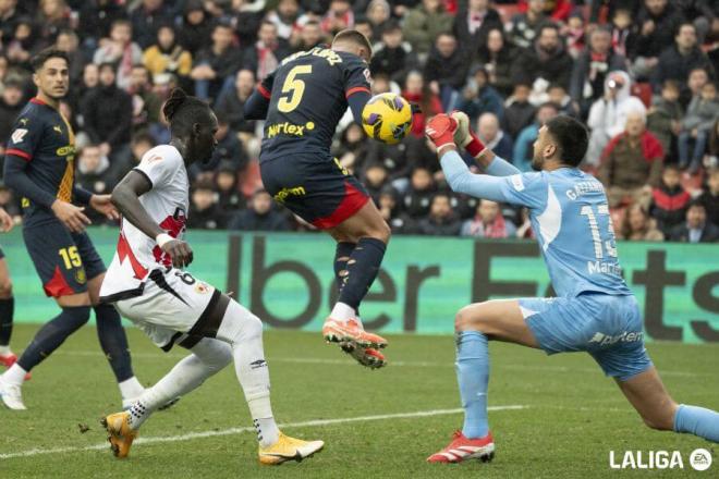 Gazzaniga, en una jugada del partido (FOTO: LALIGA).