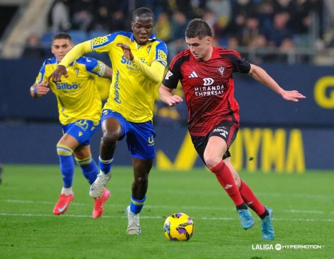 Moussa Diakité en el Cádiz-Mirandés (Foto: LALIGA).