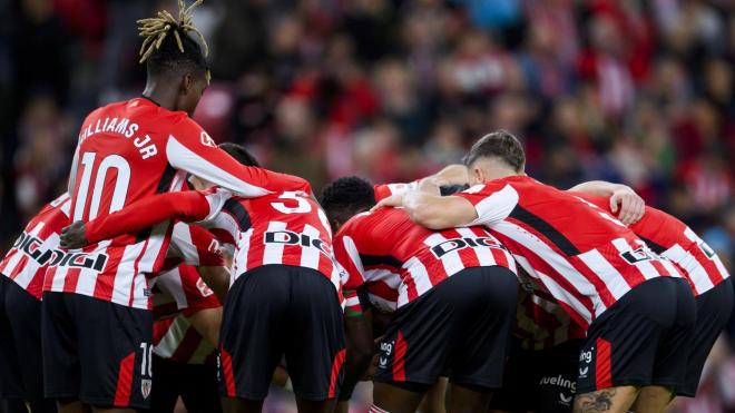 Piña del once titular de Ernesto Valverde en San Mamés (Foto: Athletic Club).