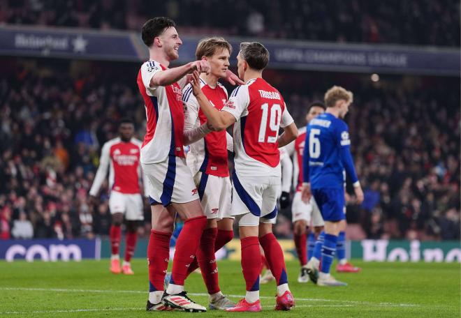 Martin Odegaard celebrando un gol con el Arsenal en Champions (Foto: Cordon Press).