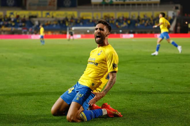 Pejiño celebra uno de sus goles. (Foto: UD Las Palmas)