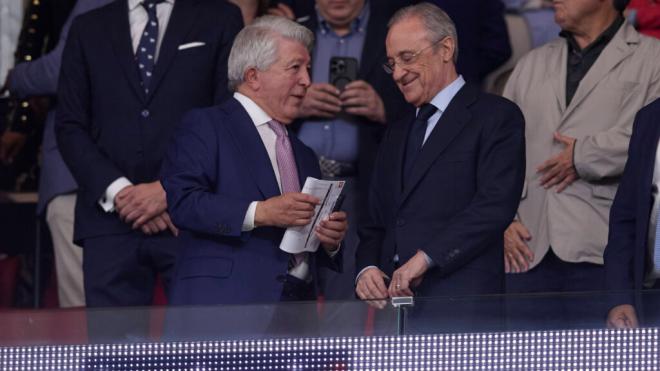 Enrique Cerezo y Florentino Pérez durante un derbi (Foto: Cordon Press)