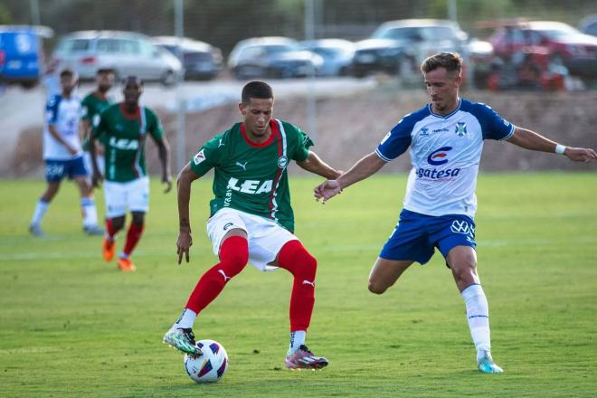 Alan Godoy, en su etapa en el Alavés.