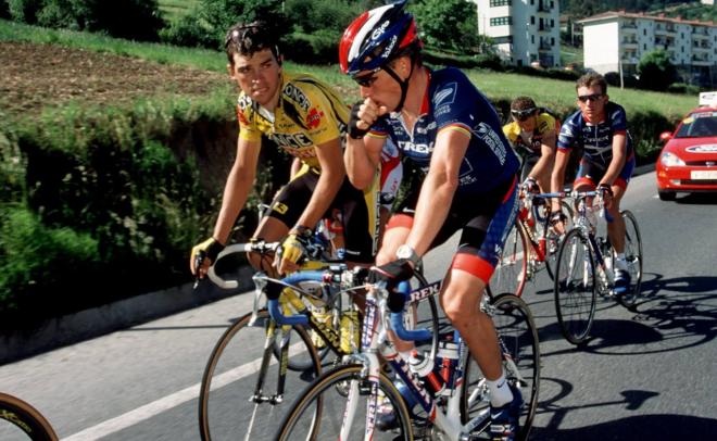 Lance Armstrong e Igor González de Galdeano en una carrera (Foto: Cordon Press).