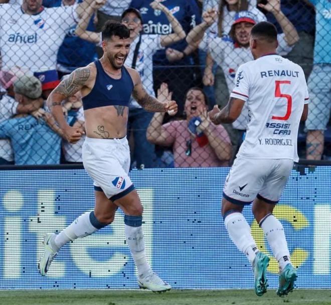 Gabriel Báez celebra uno de sus goles. (Foto: Nacional)