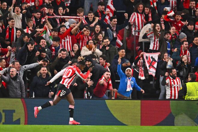 Nico Williams celebra su gol en el Athletic-Viktoria Plzen (Foto: Cordon Press).