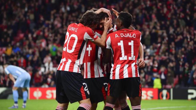 Golazo de Martón ante el Viktoria Plzen en San Mamés (Foto: Athletic Club).