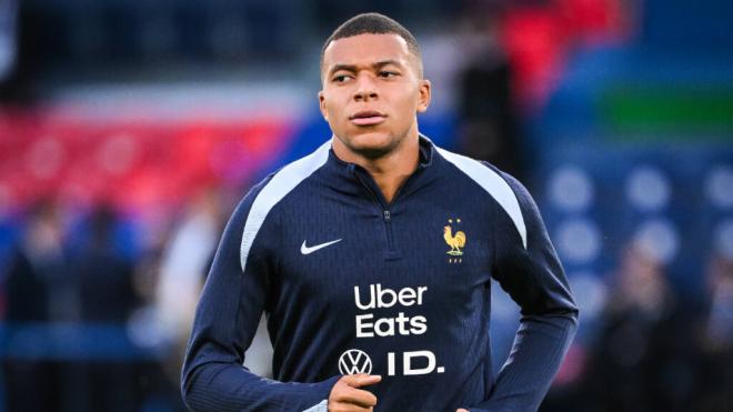 Mbappé en un partido con Francia (Cordon Press)