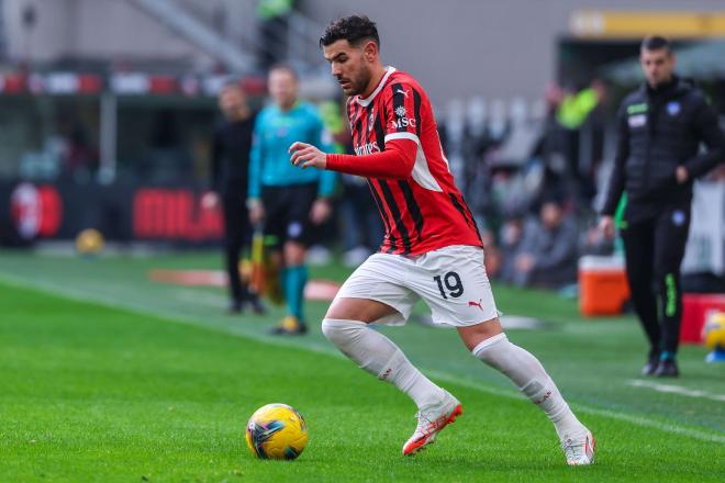 Theo Hernández, en un partido con el AC Milan (Foto: Cordon Press).